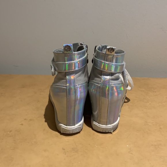 Stuart Weizmann silver metallic with grey heeled snickers size 37 Euro EUC - Picture 4 of 7